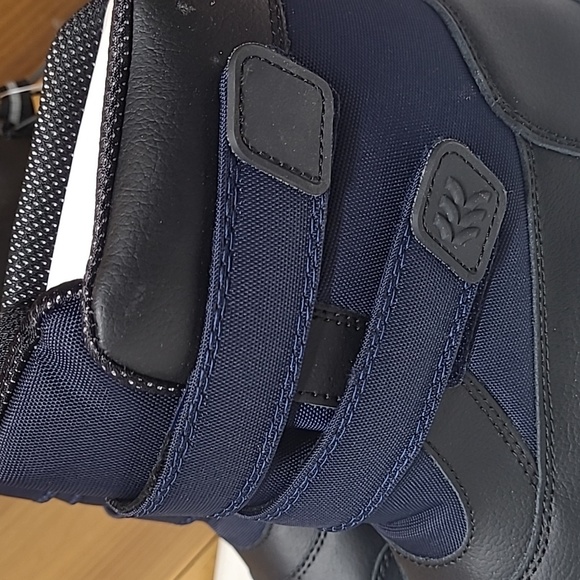 New! All in Motion Kids Warmest Thermal Winter Water Resistant Boots Blue, 3 - Picture 2 of 6